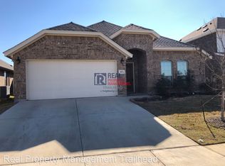 637 Windy Knoll Rd, Burleson, TX 76028