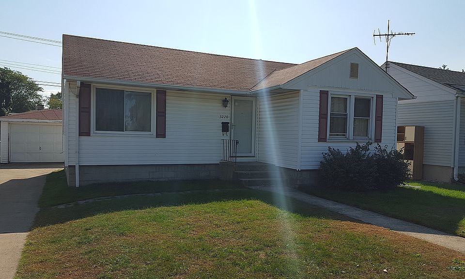 1st image of 3220 165th St