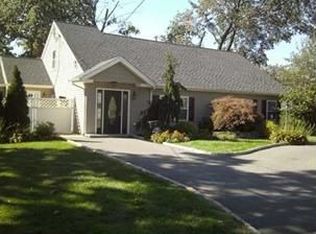 40 Columbus Ave, Edison, NJ 08817