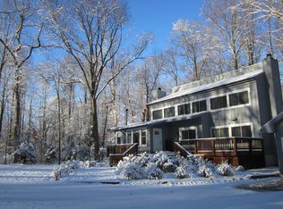 11220 Silverleaf Dr, Fairfax Station, VA 22039