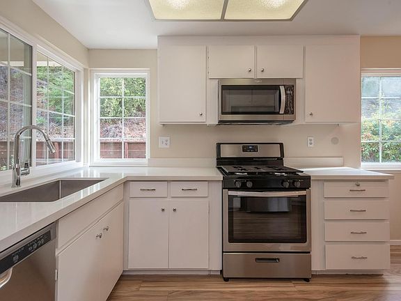 5th image of 1861 Los Altos Dr