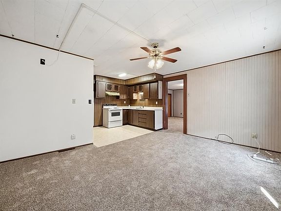 5th image of 126 W Cedar St #2
