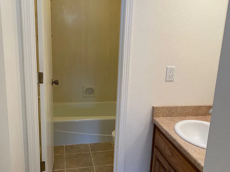 7335 Prairie Rd NE — Photo 16