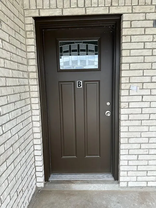 3 bed, 2.0 bath, 1200 sqft, $1,700 — Photo 2