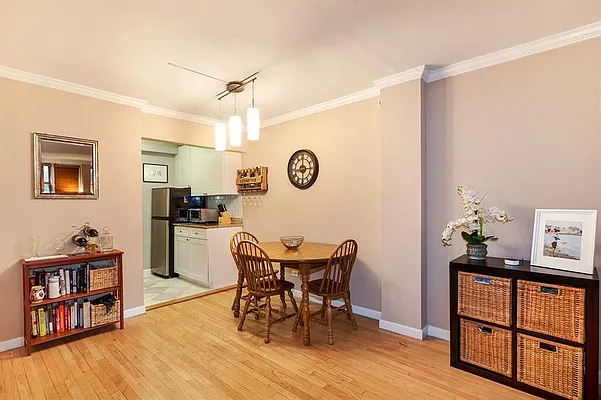 Sold by Real Direct | media 19