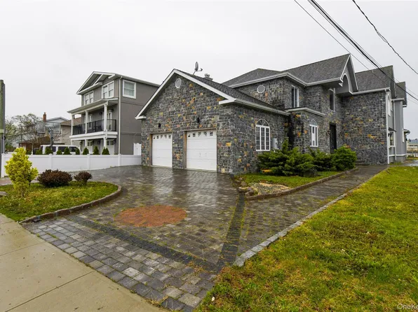 4563 Decatur Place, Island Park, NY 11558