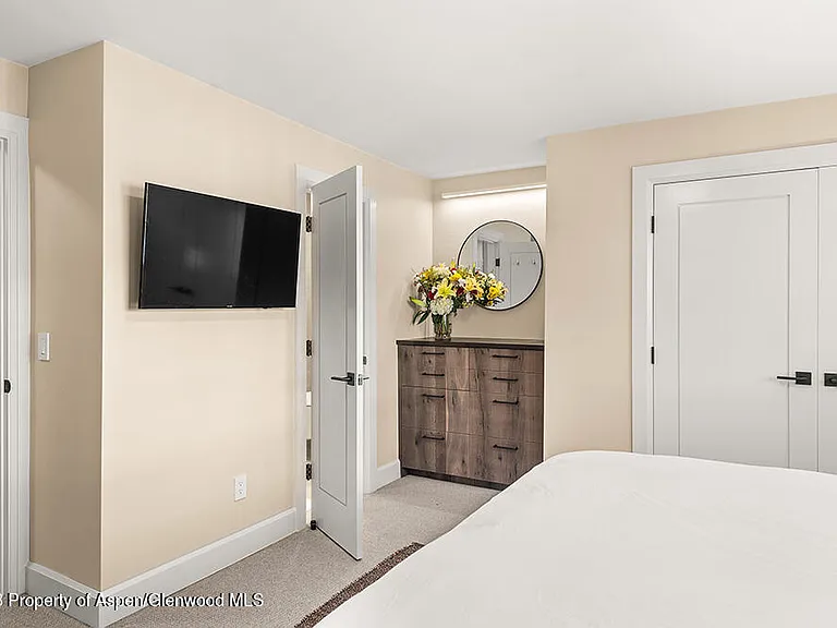 631 S Galena St #11 — Photo 11