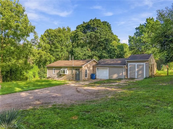 11451 Lloyd St NW, Canal Fulton, OH 44614