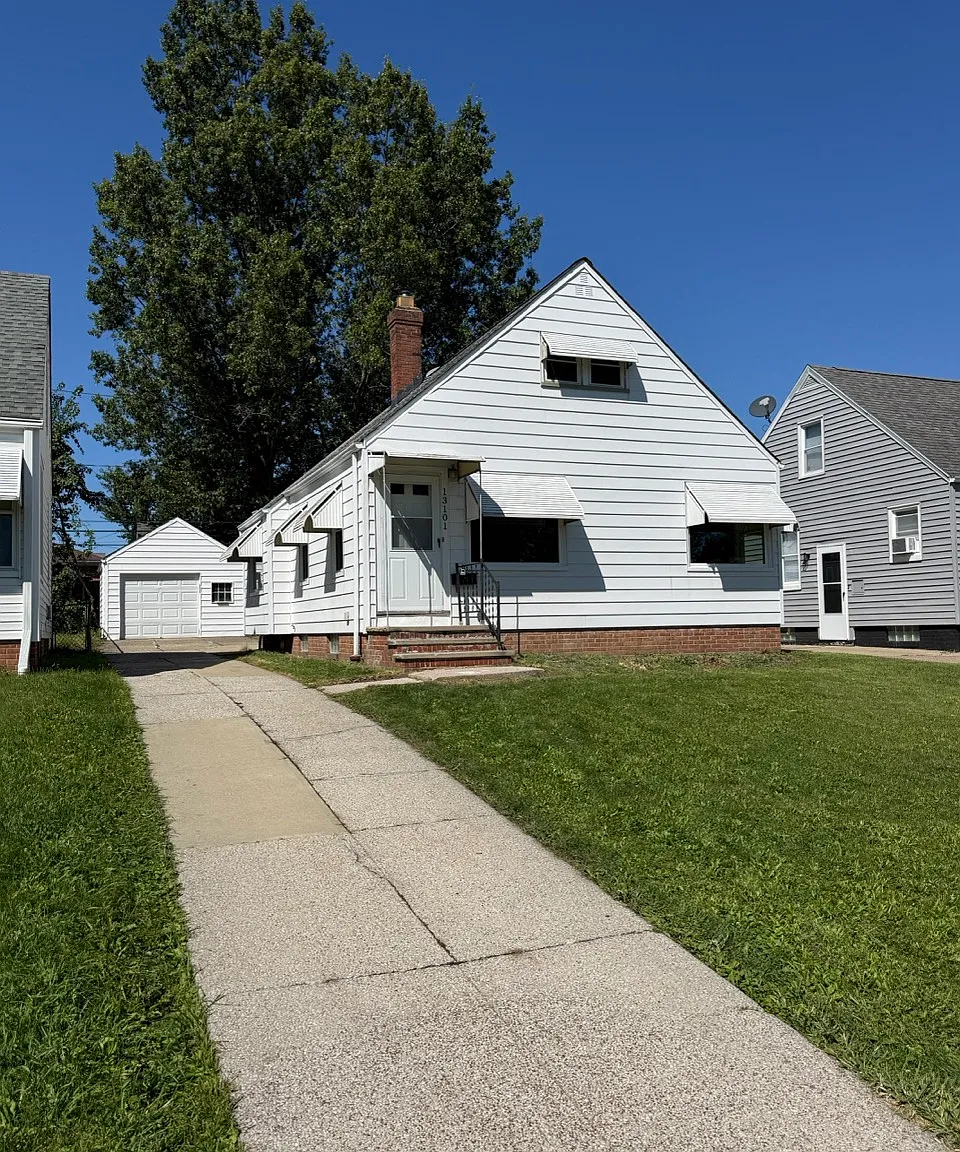 3 bed, 950 sqft, $1,650 — Photo 1