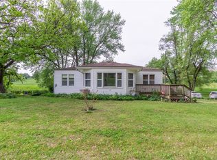 1406 Country Club Rd, Atchison, KS 66002