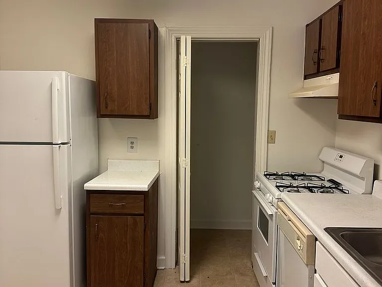2800 E Carriage Dr — Photo 11