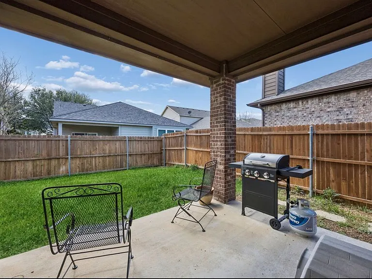 337 Delgany Trl — Photo 16