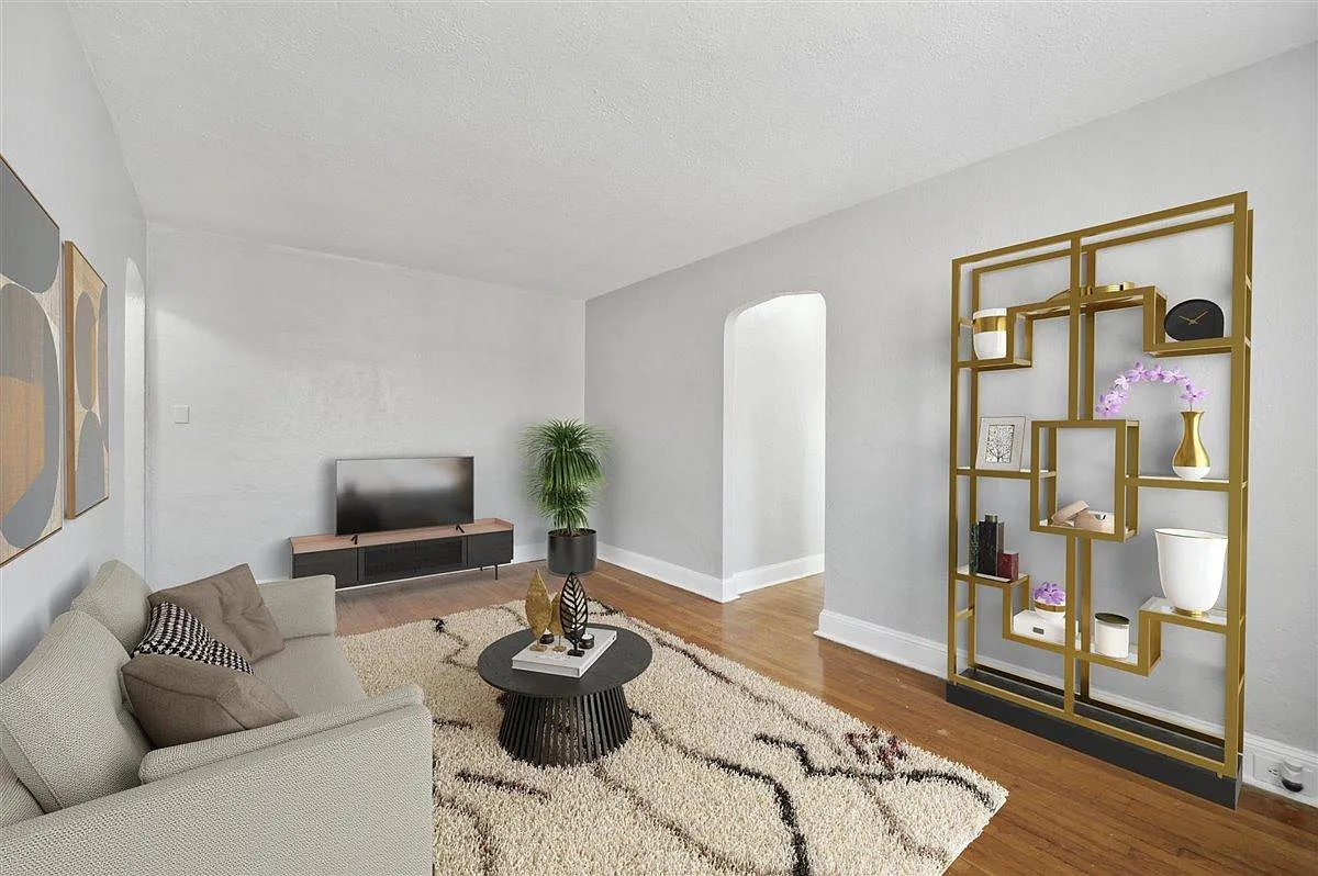 Shirley Court — Photo 2