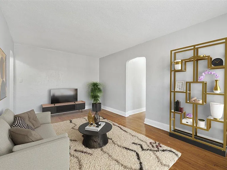 Shirley Court — Photo 2