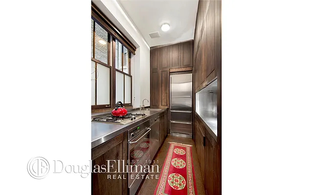 Sold by Douglas Elliman | media 15