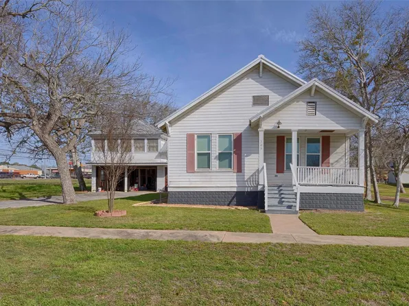 309 Anderson St, Schulenburg, TX 78956