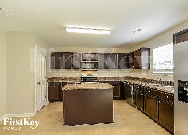 3936 Foliage Dr — Photo 5