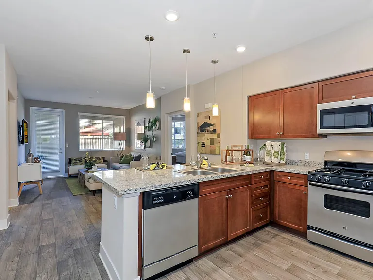 Sendero Gateway Apartment Homes — Photo 35
