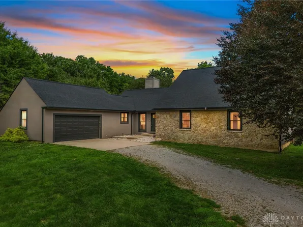 3066 Sears Rd, Spring Valley, OH 45370