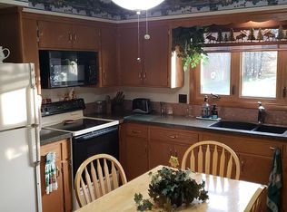 6620 Susan Ln, Cedarburg, WI 53012