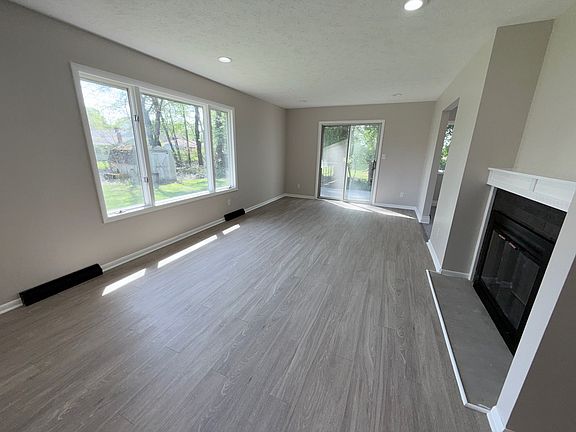 4th image of 1607 Cloverfield Dr