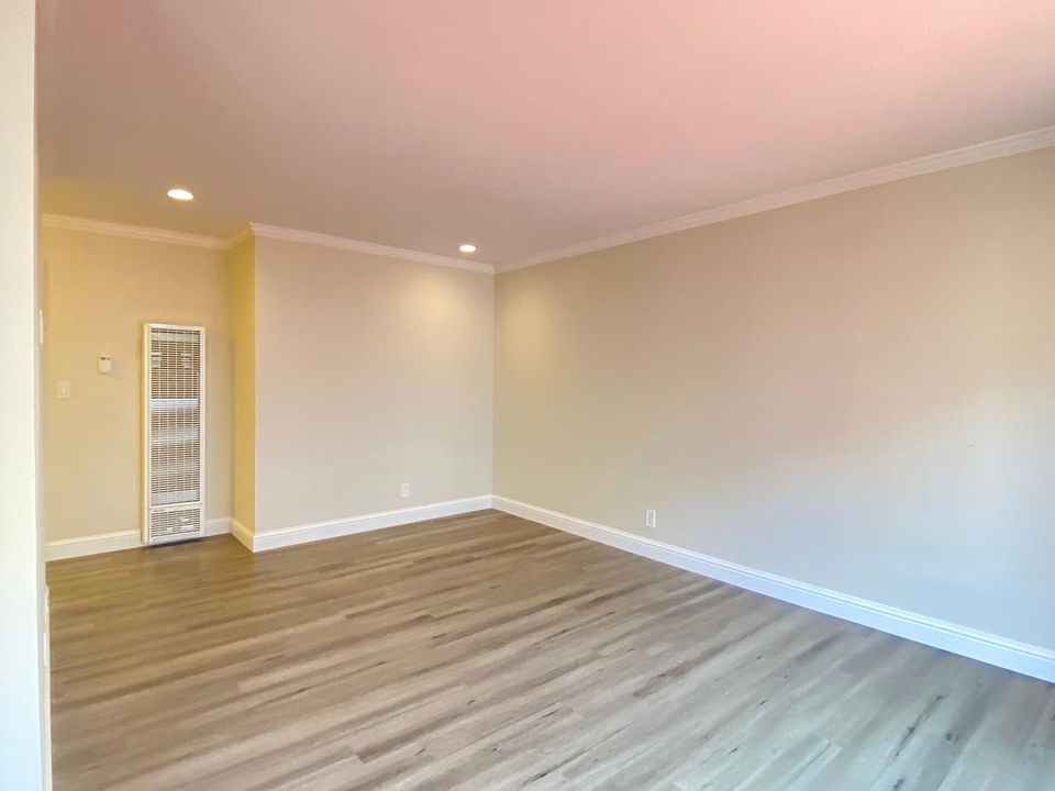 1st image of 661 Linden St APT D