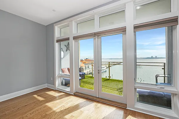 Rented by R New York | media 21