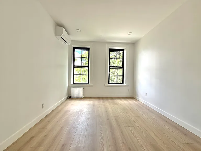 985 Rogers Ave #3 — Photo 4