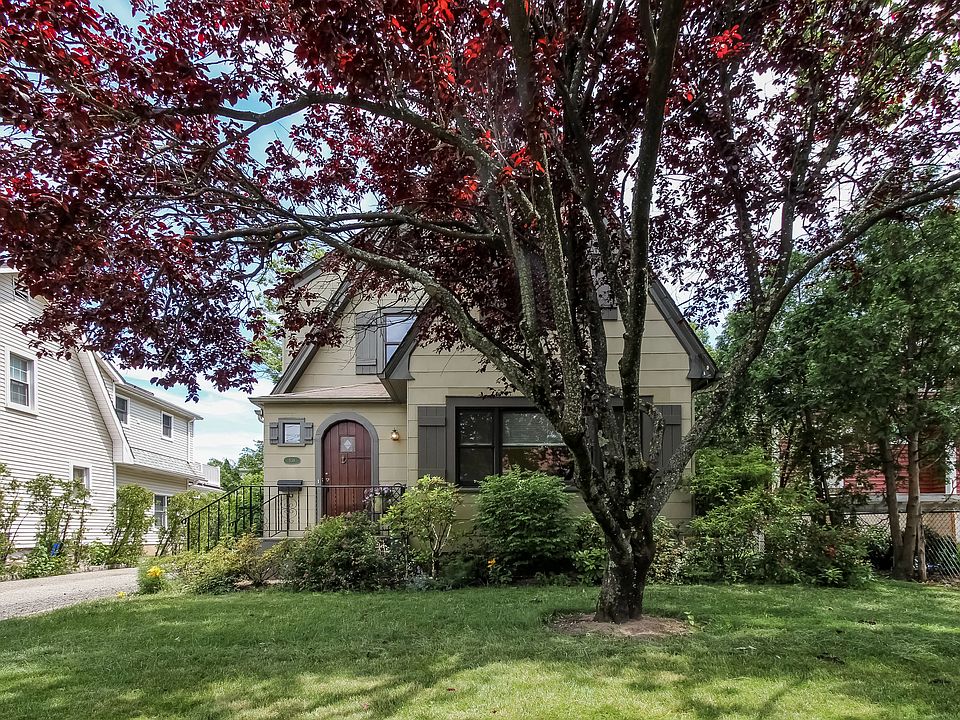 1st image of 538 Stanley Ave