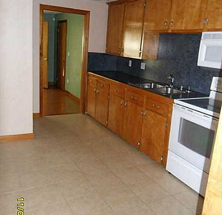 2nd image of 101 Prospect Hill Ave #D