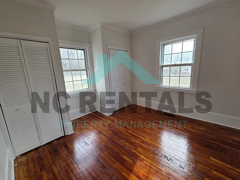 1318 Front St — Photo 12