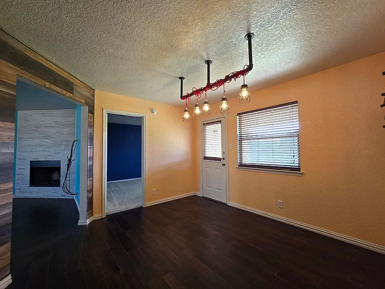 3802 Captain Dr — Photo 8