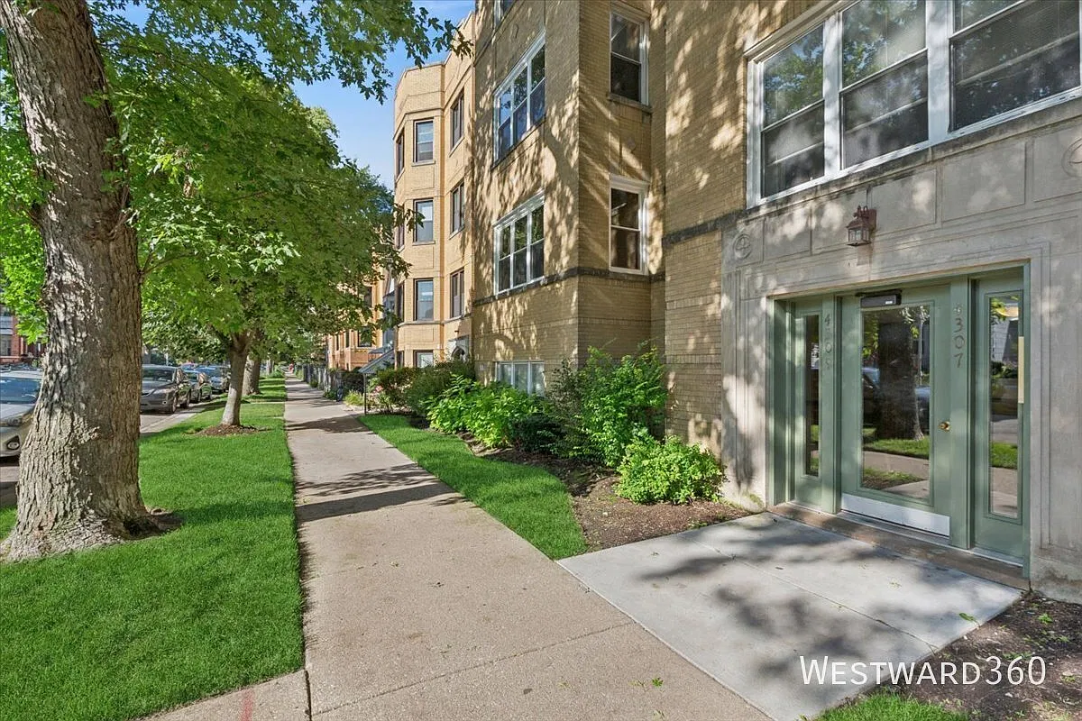"Available Now / Irving Park / 2 Bed / 1 Bath / Pets Negotiable / In-Unit Laundry / Central Air a... — Photo 3