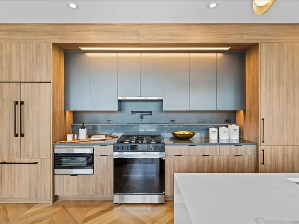 433 Central Avenue image 9 of 36