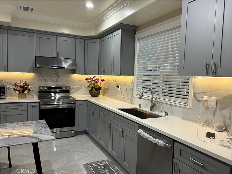2028 S Chapel Ave — Photo 6