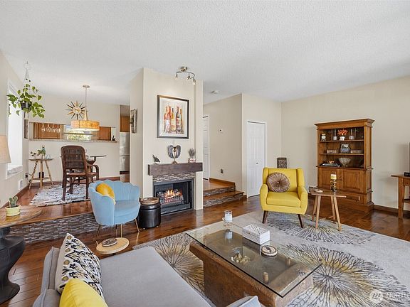 4th image of 22711 Lakeview Drive #C6