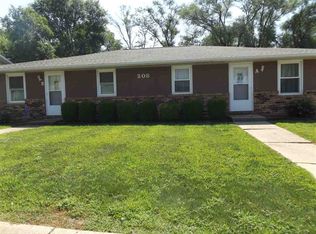 206 N Parkway Dr, Pekin, IL 61554