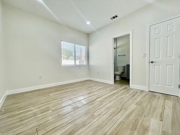 4th image of 4747A Hazelbrook Ave