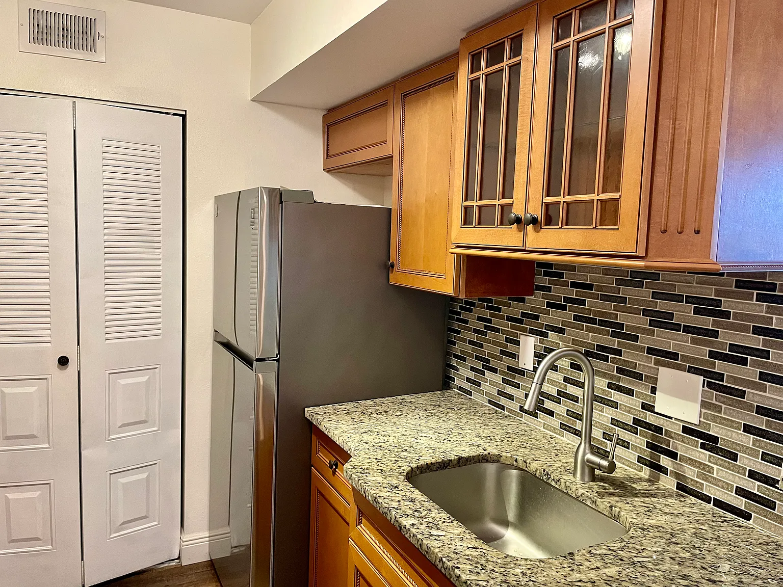 2 bed, 1165 sqft, $1,550 — Photo 4
