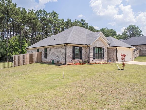 3rd image of 18323 Timber Oaks Dr
