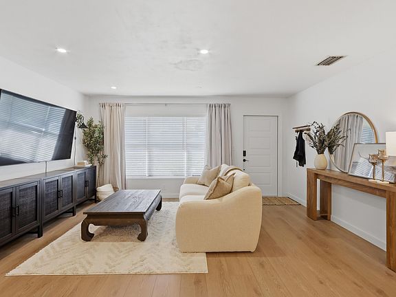 2nd image of 365 Garden Boulevard