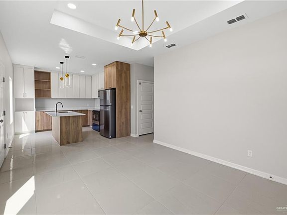 4th image of 4225 Heron Ave #14