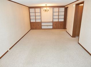 863 Logan Ave NW, New Philadelphia, OH 44663