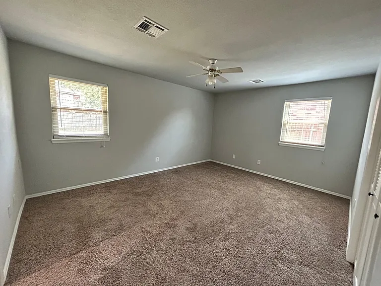 2713 Constitution Ave — Photo 12