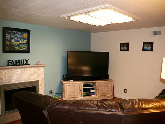 3rd image of 2112 W Portola Ave