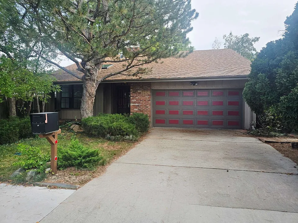 12121 E Amherst Cir