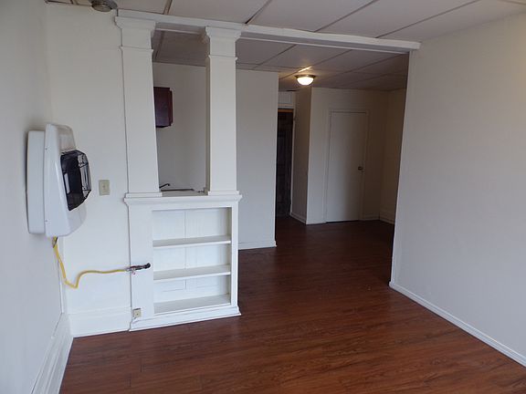 3rd image of 1497 Hertel Ave APT 4