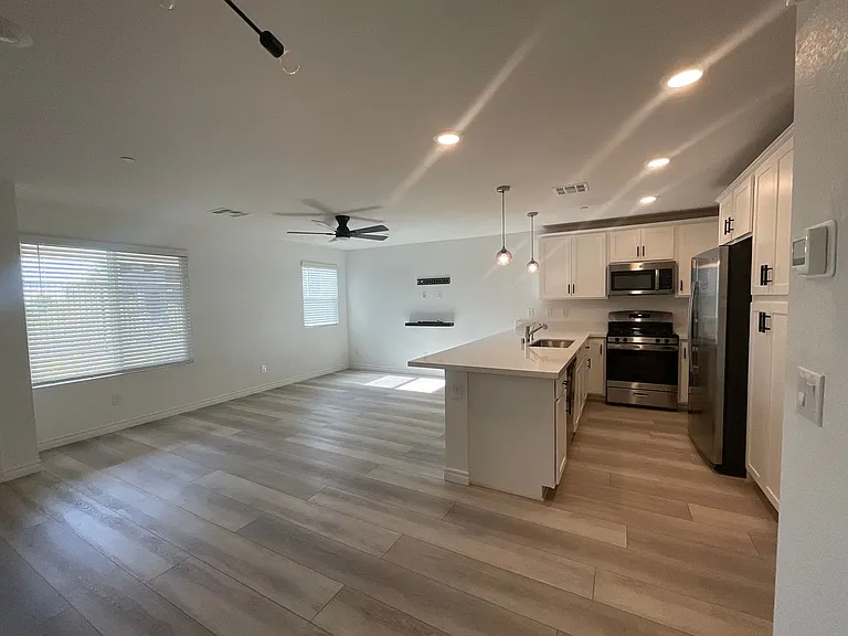 6256 Foxes Dale St — Photo 4