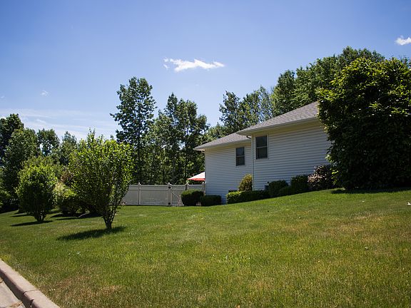 5th image of 964 Dante Dr