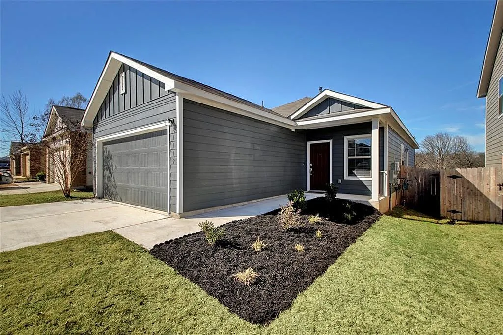 3 bed, 2.0 bath, 1276 sqft, $2,375 — Photo 1